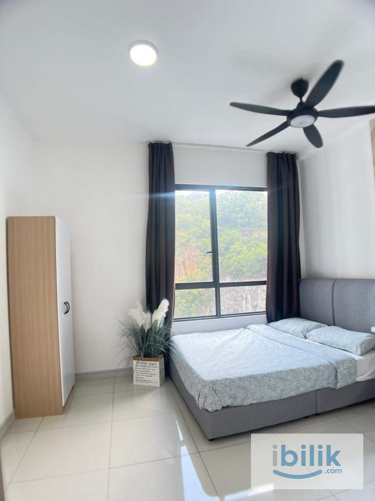 Riana South, Alam Damai @ UCSl | Female Unit | Medium Room for Rent - Image 1