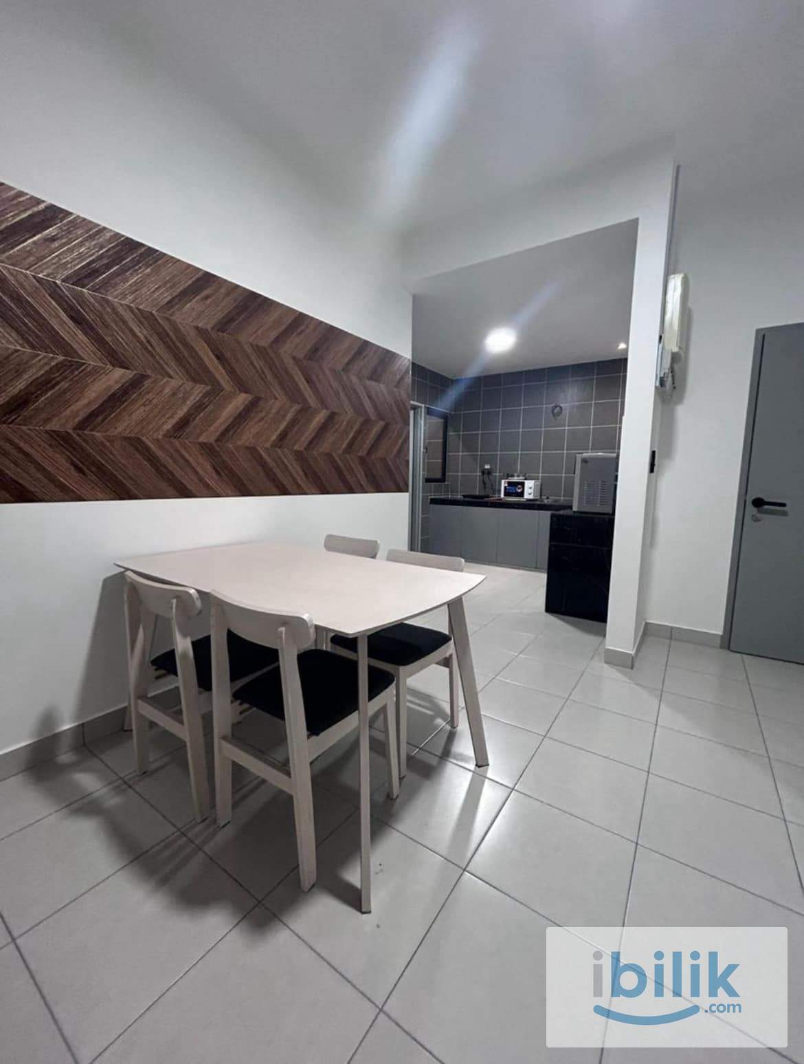 Master Room @ Netizen Residence, Fully Furnished, Female Unit. FOC Utilities, Weekly Cleaning & Wifi - Image 3