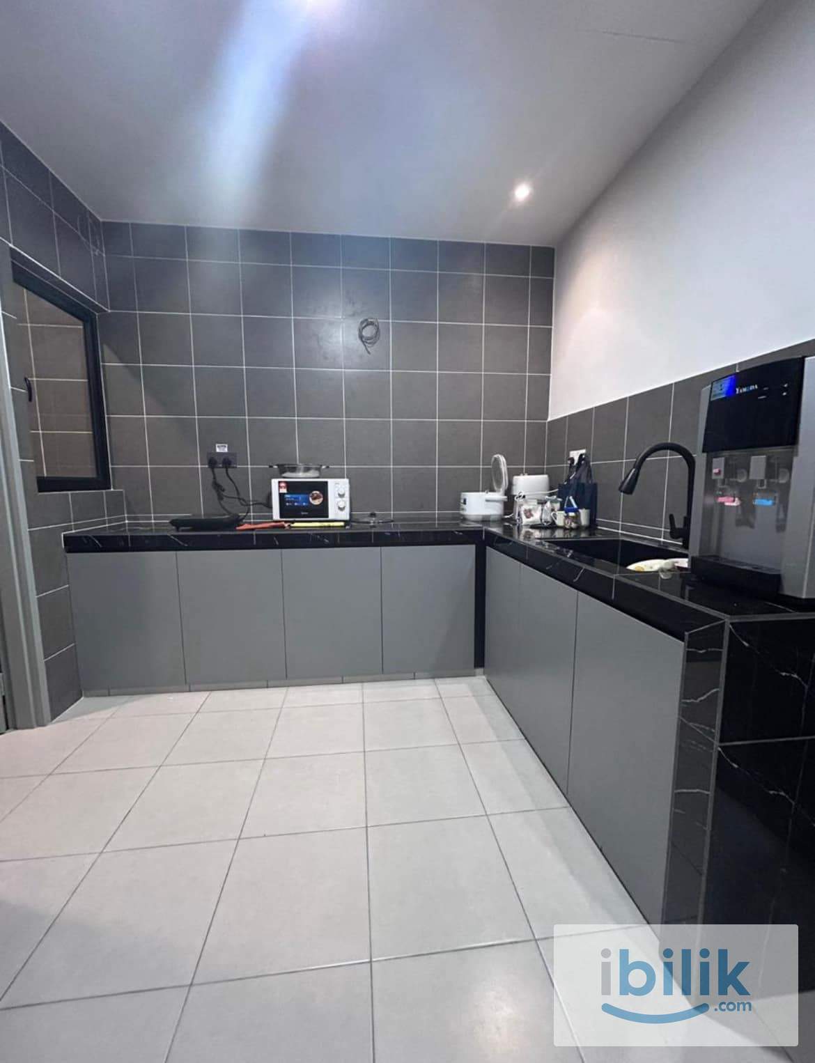 Master Room @ Netizen Residence, Fully Furnished, Female Unit. FOC Utilities, Weekly Cleaning & Wifi - Image 4