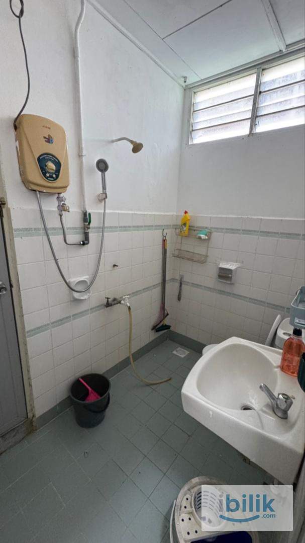 Middle Room for rent at Taman Sri Ampang  - Image 2