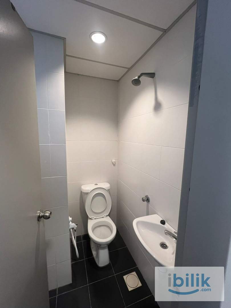 🏡 FEMALE PREMIUM ROOM FOR RENT – READY TO MOVE IN July - Image 3