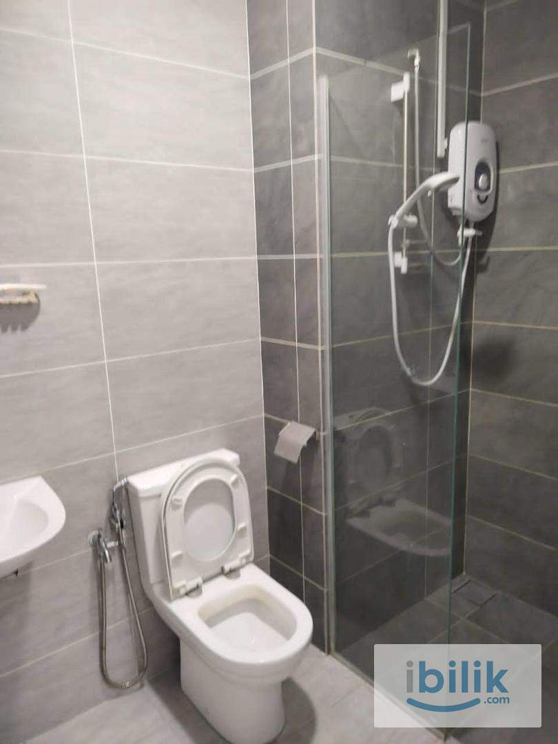 middle room for rent at urbano utropolis glenmarie shah alam beside UOW university  - Image 5