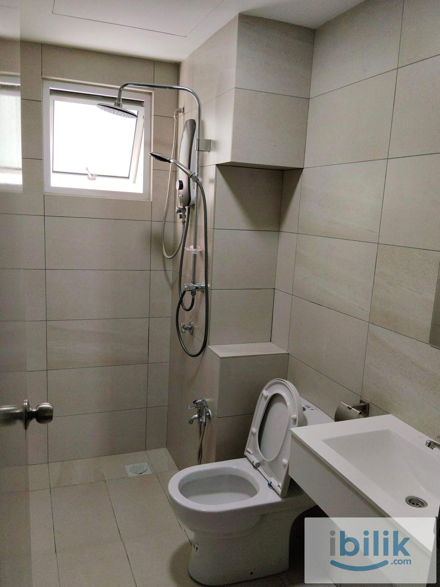 [Fully Furnished] Master Bedroom For Rent - Image 4