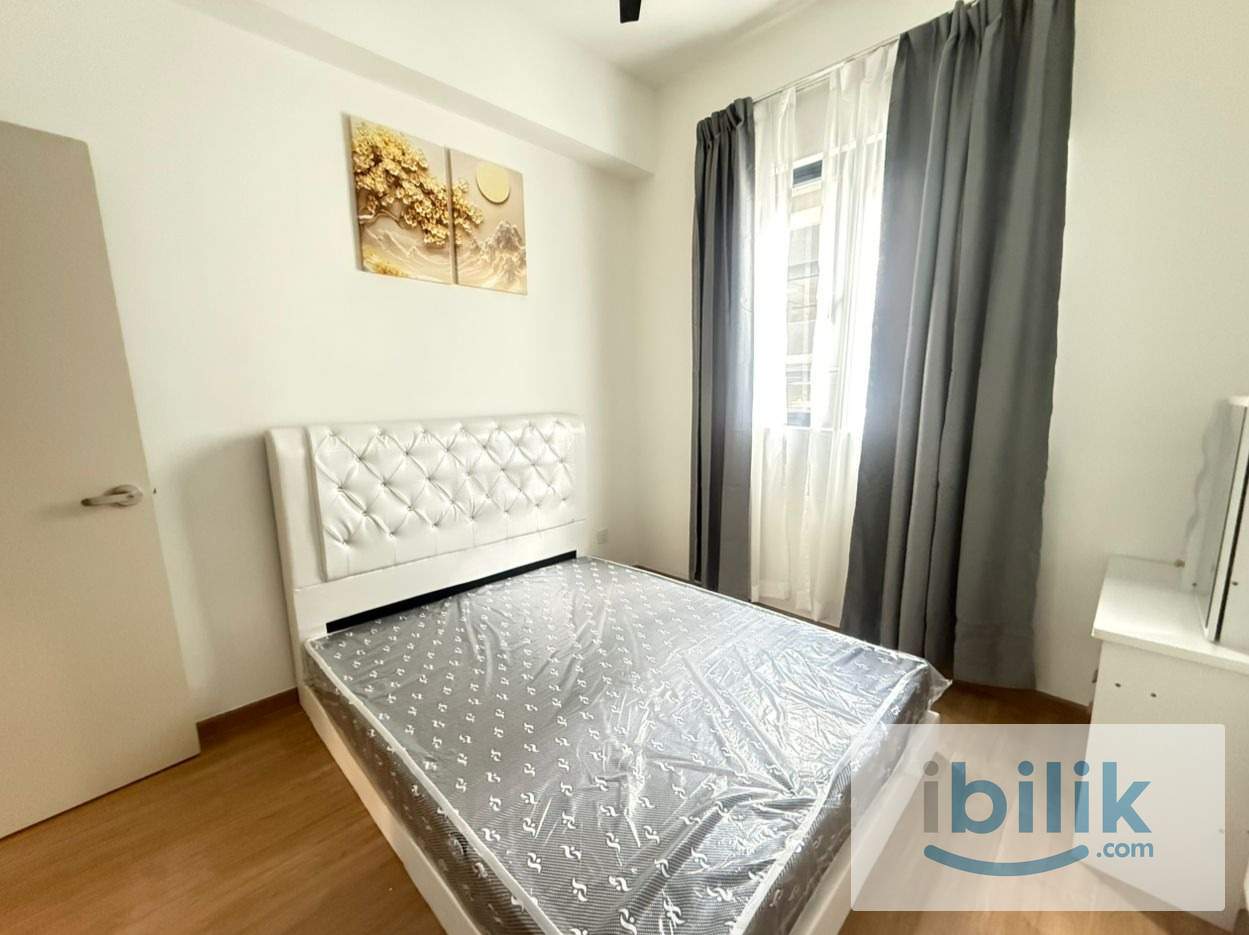 New Conditions👍 Middle Queen bedroom at Residensi Ava @ Kepong/ Kiara Bay - Image 1