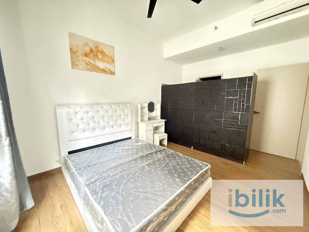 New Conditions👍 Master Queen bedroom with bathroom at Residensi Ava @ Kepong/ Kiara Bay - Image 4