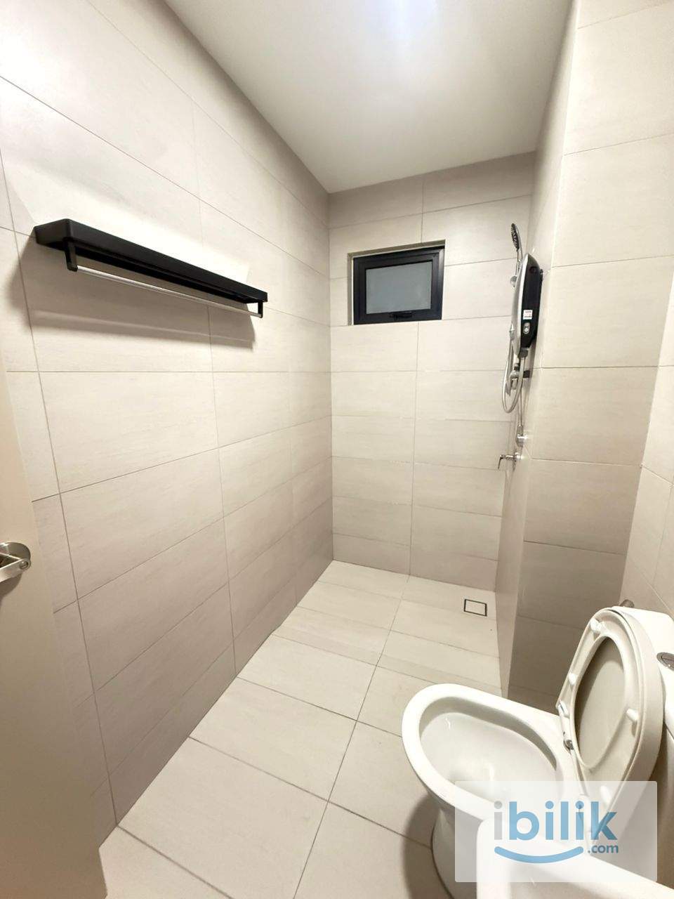 New Conditions👍 Master Queen bedroom with bathroom at Residensi Ava @ Kepong/ Kiara Bay - Image 5