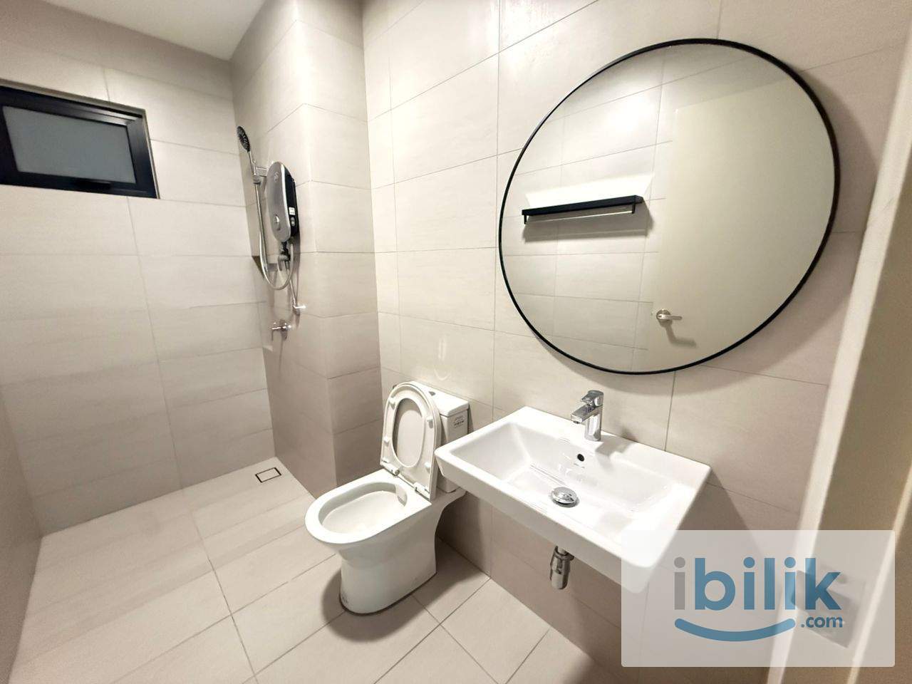 New Conditions👍 Master Queen bedroom with bathroom at Residensi Ava @ Kepong/ Kiara Bay - Image 6