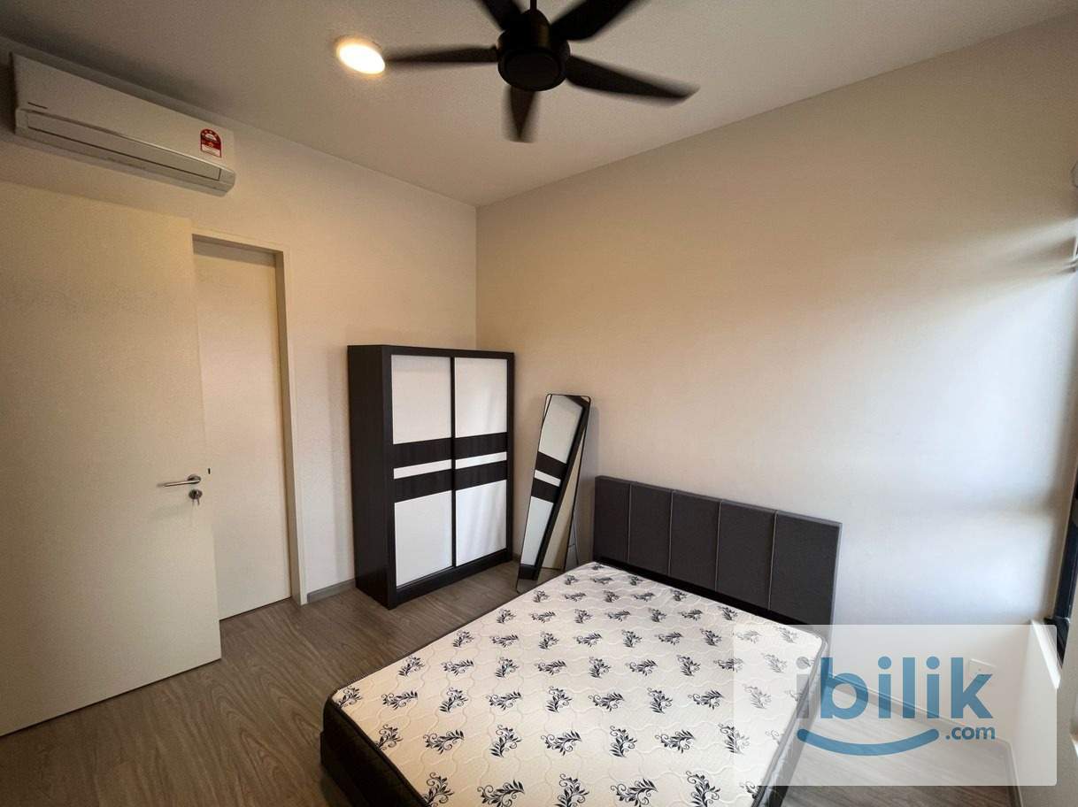 Fully Furnished🔥Big Room attached Sharing Bathroom at The Arcuz Residences @ PJ Kelana Jaya - Image 1