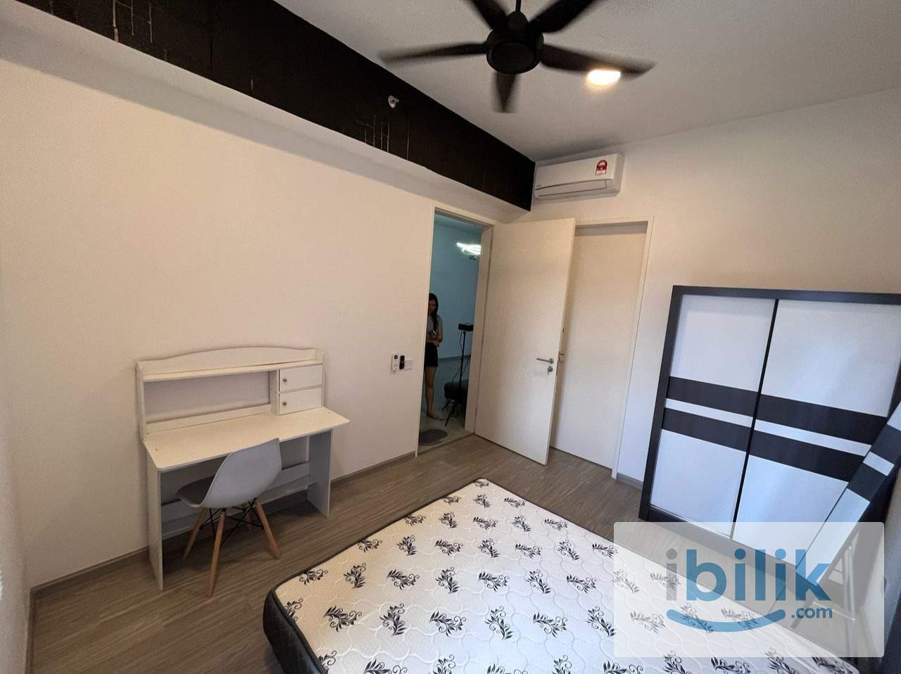 Fully Furnished🔥Big Room attached Sharing Bathroom at The Arcuz Residences @ PJ Kelana Jaya - Image 4