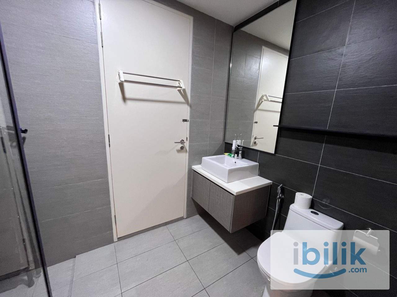 Fully Furnished🔥Big Room attached Sharing Bathroom at The Arcuz Residences @ PJ Kelana Jaya - Image 9
