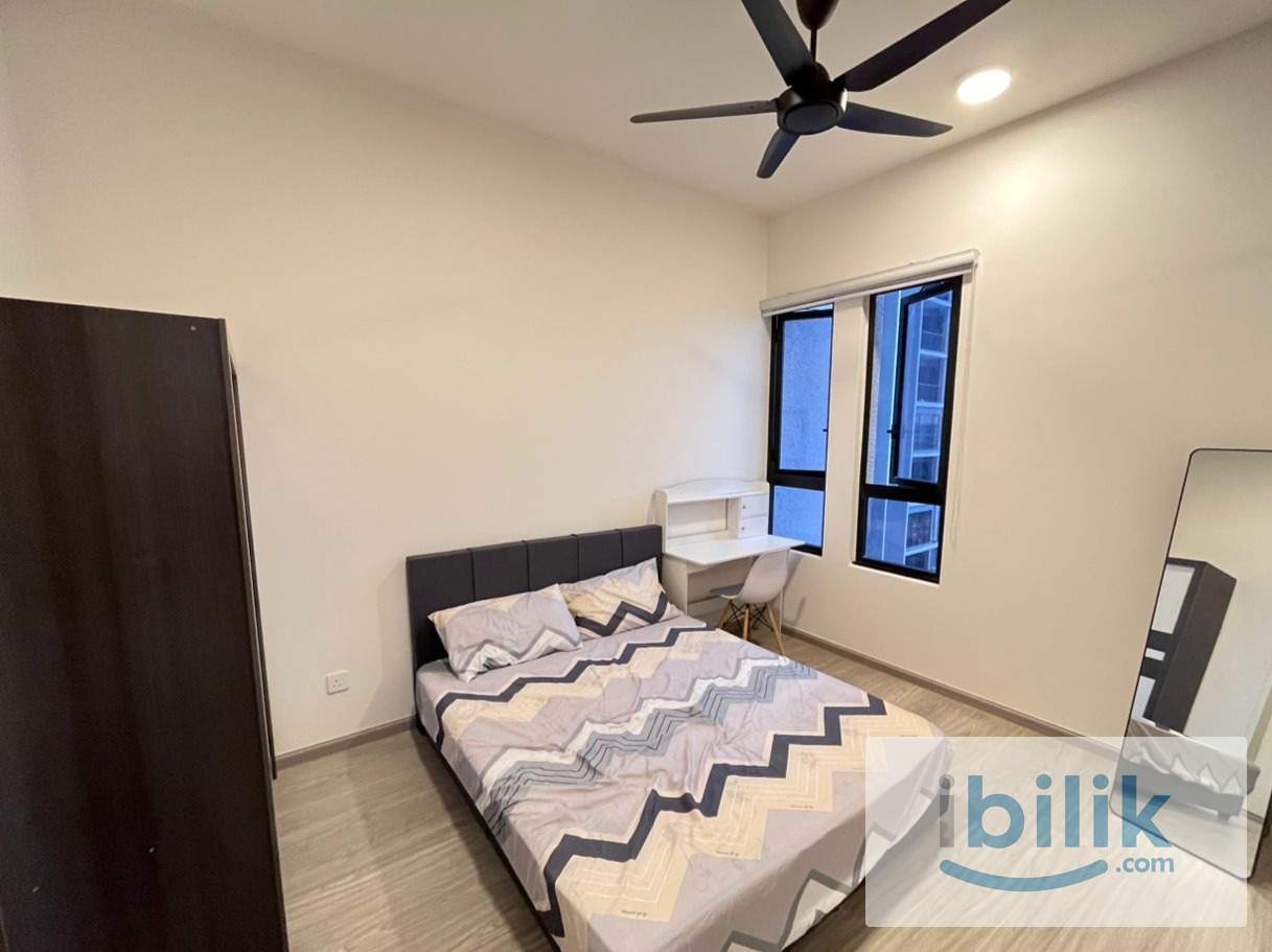 Fully Furnished🔥Big Room attached Sharing Bathroom at The Arcuz Residences @ PJ Kelana Jaya - Image 1