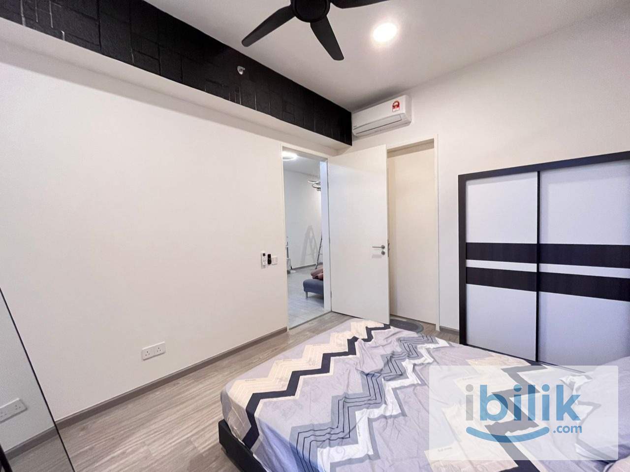 Fully Furnished🔥Big Room attached Sharing Bathroom at The Arcuz Residences @ PJ Kelana Jaya - Image 2