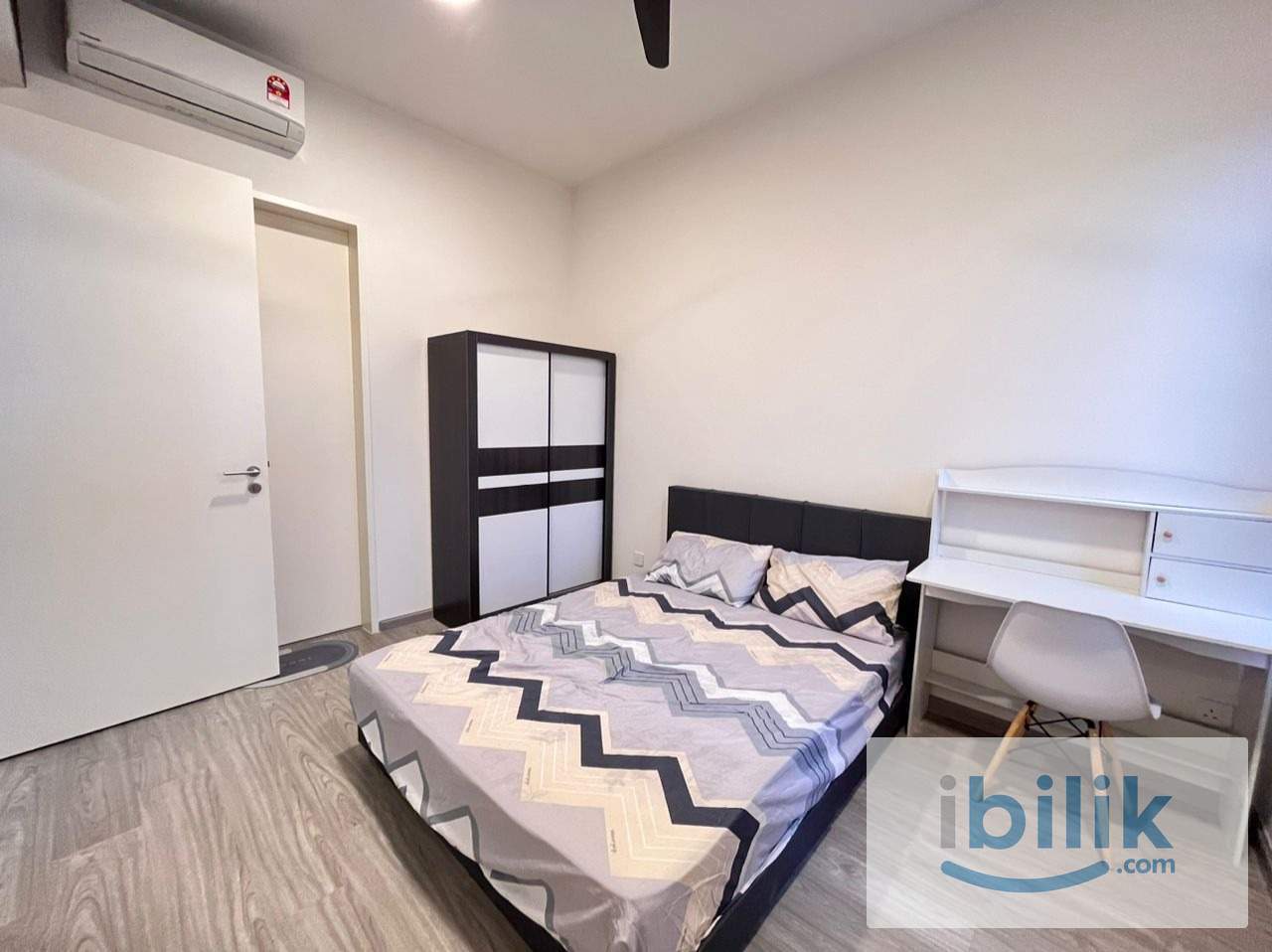 Fully Furnished🔥Big Room attached Sharing Bathroom at The Arcuz Residences @ PJ Kelana Jaya - Image 4
