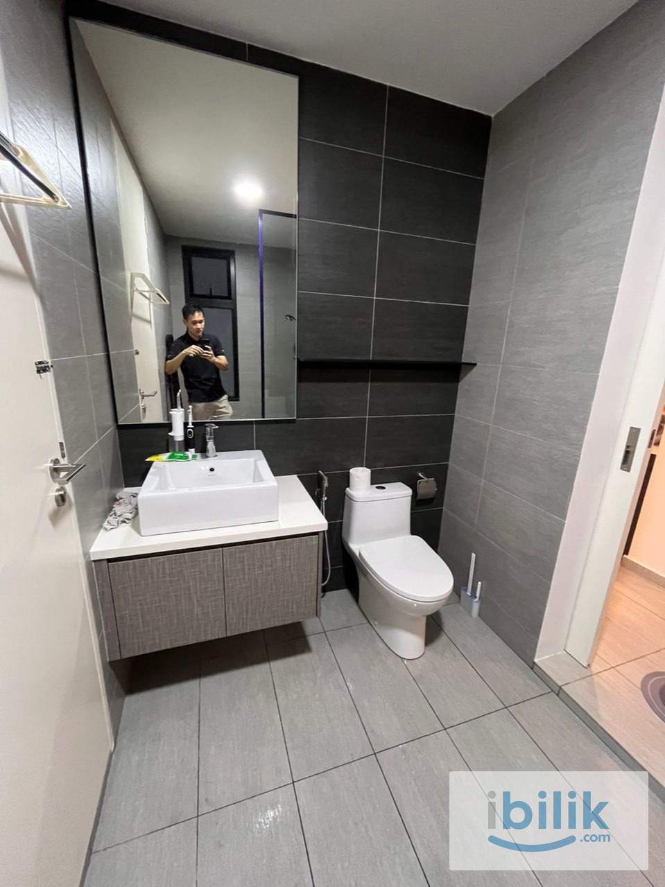 Fully Furnished🔥Big Room attached Sharing Bathroom at The Arcuz Residences @ PJ Kelana Jaya - Image 9