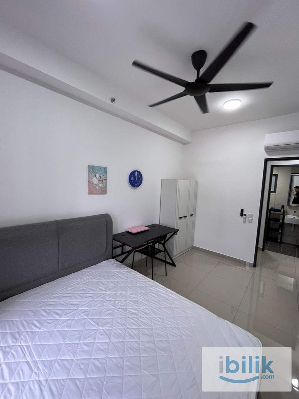 Good Conditions🔥Middle Queen bedroom at D'Quince Residences @ Damansara Perdana - Image 5