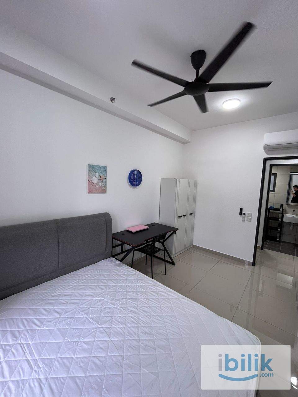 Good Conditions🔥Middle Queen bedroom at D'Quince Residences @ Damansara Perdana - Image 5