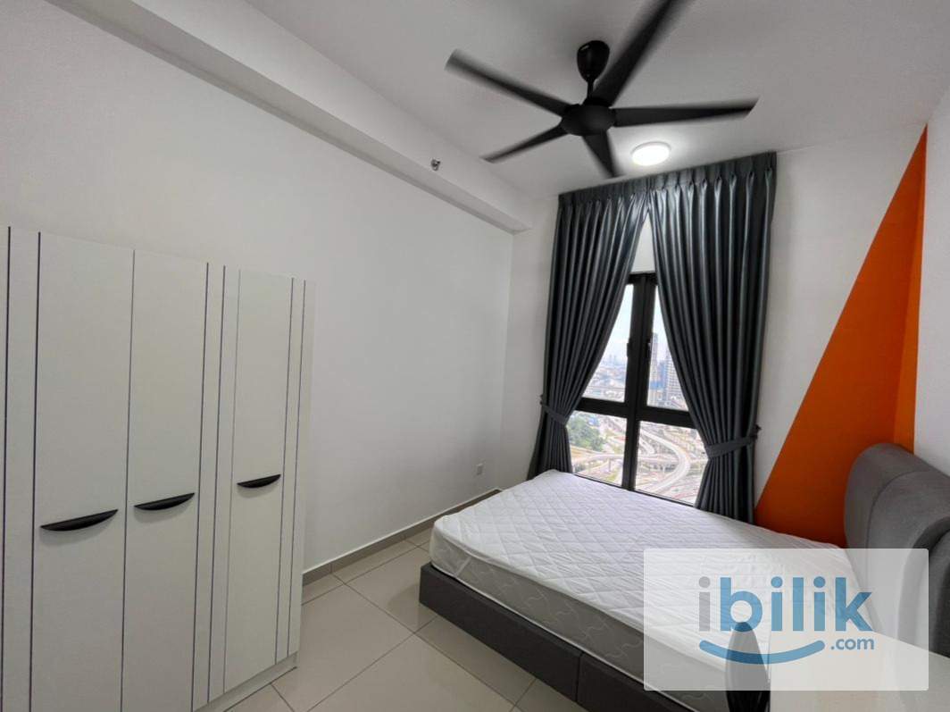Fully Furnished🔥Middle Queen bedroom at D'Quince Residences @ Damansara Perdana - Image 5