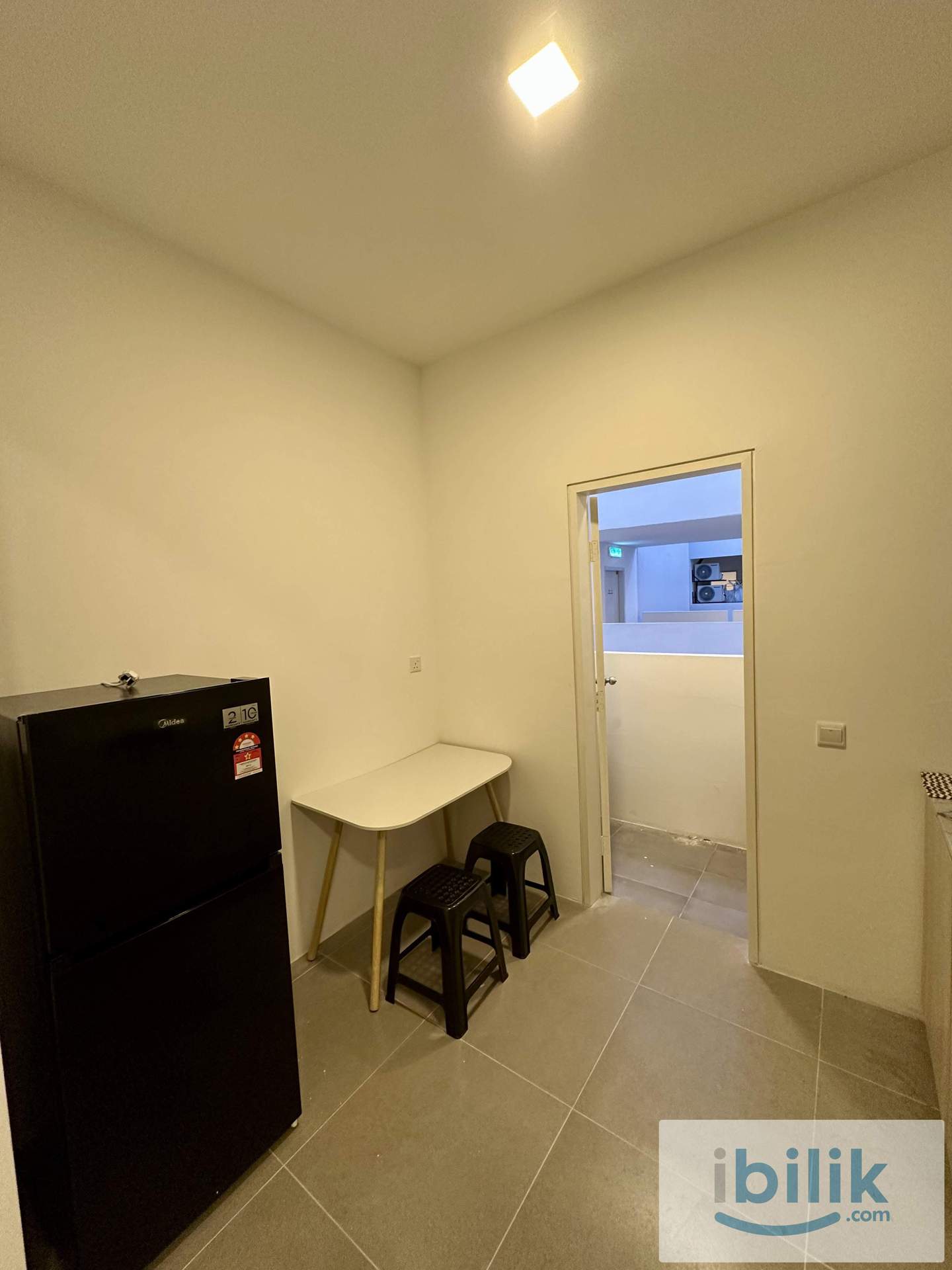 Walk Distance to MRT🚆 Middle Queen bedroom at Enesta Suites @ Kepong / Jinjang - Image 5