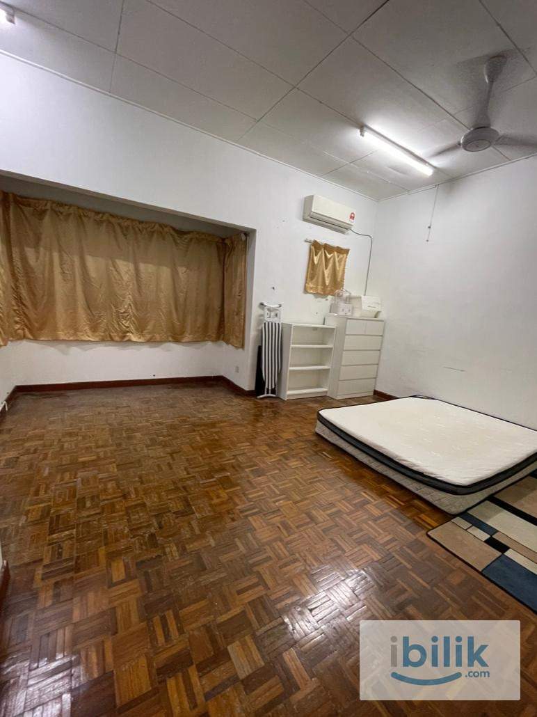 🏠📶 Spacious Master Room @ Bandar Utama | WiFi + Aircond ❄️ | Move-in Immediately - Image 2