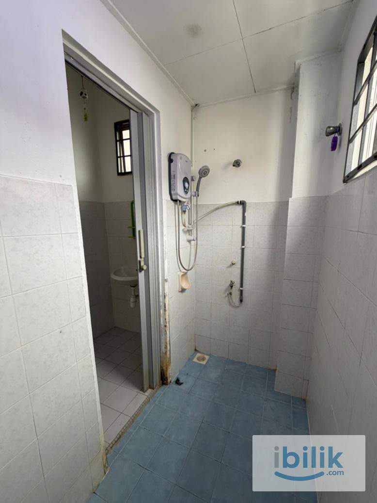 🛏️📍Spacious Medium Room @ Bandar Utama | Comfort Stay + WiFi | RM 780 - Image 2