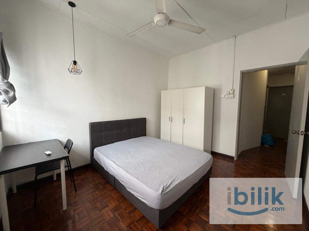🛏️📍Spacious Medium Room @ Bandar Utama | Comfort Stay + WiFi | RM 780 - Image 3
