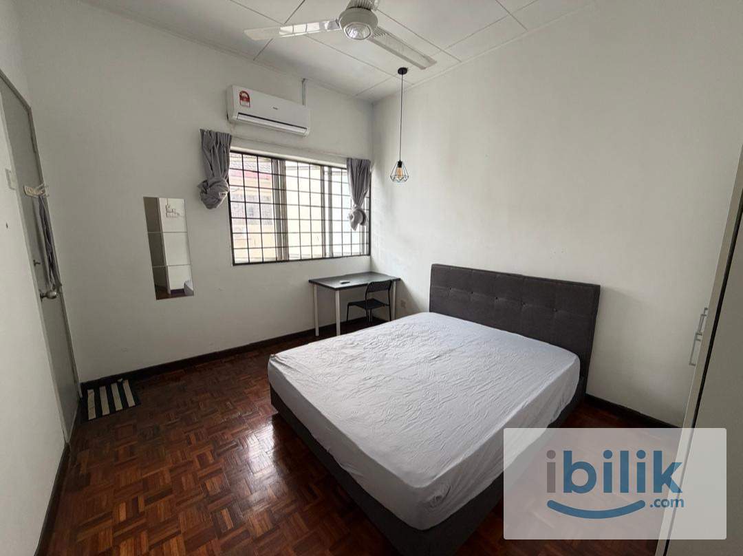 🛏️📍Spacious Medium Room @ Bandar Utama | Comfort Stay + WiFi | RM 780 - Image 1