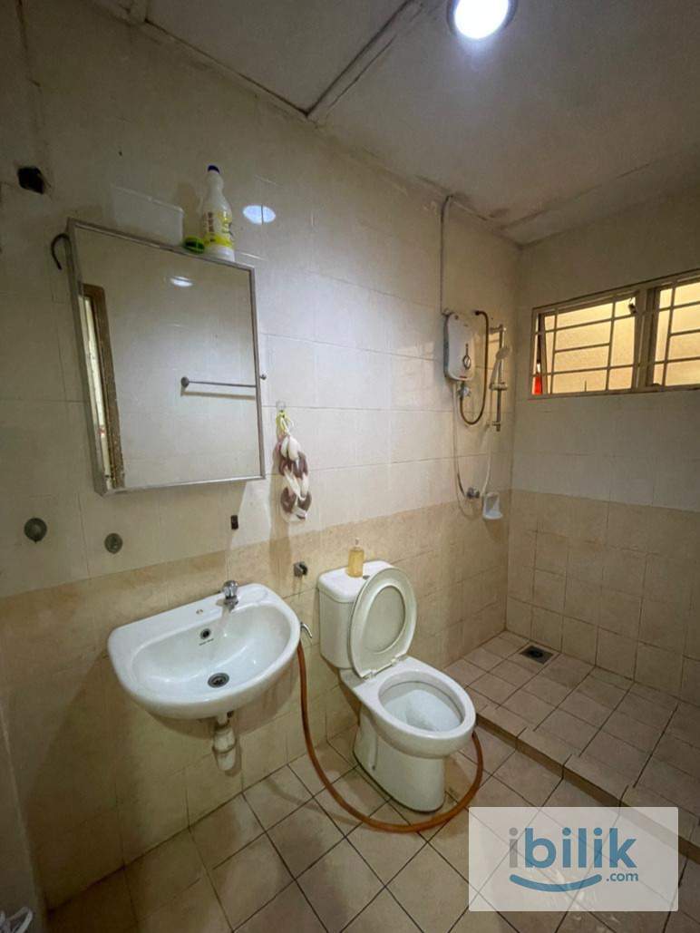 💰🎉 BEST PRICE Deal! Room for Rent @ Kota Kemuning | Limited Units! - Image 1