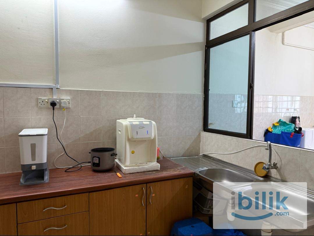 🏠 Convenient Living in Bandar Utama | Furnished Rooms Available - Image 3