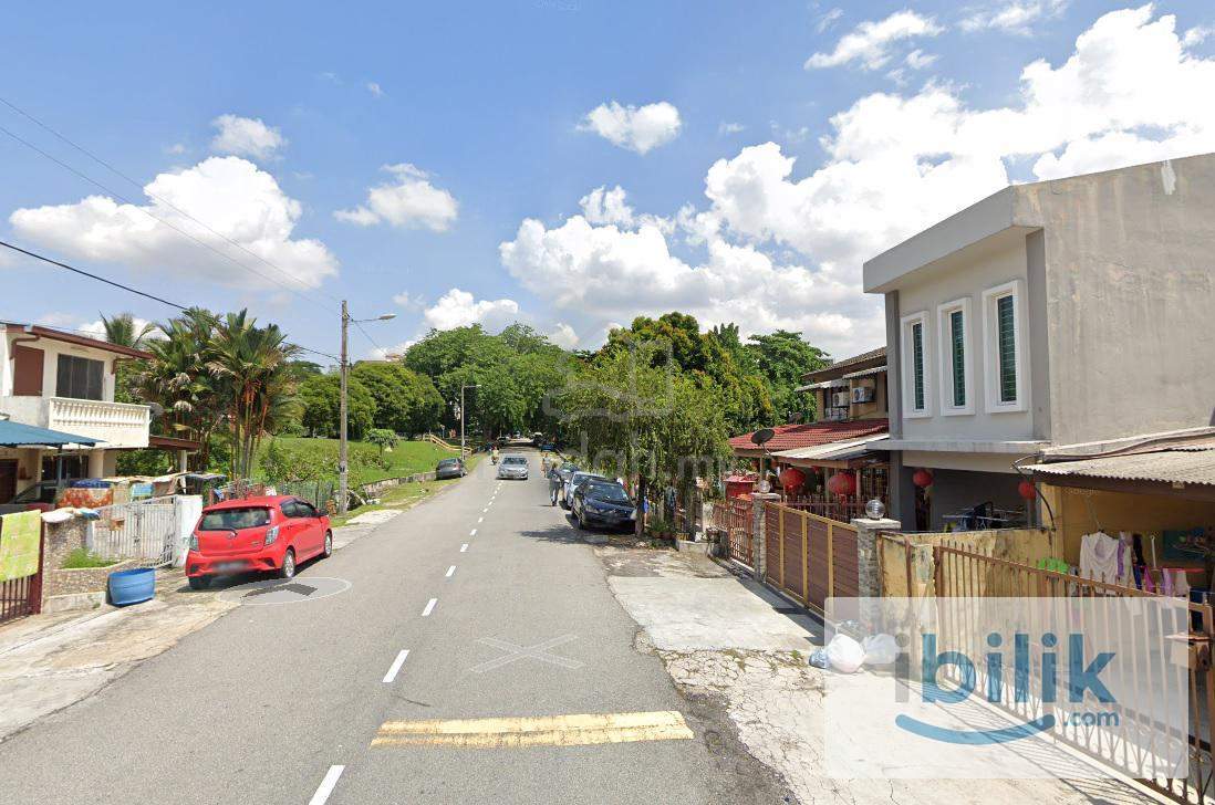 Room in Teres House Jalan Bunga Cempaka 6a, Taman Muda Cheras MRR2 🟡 - Image 2