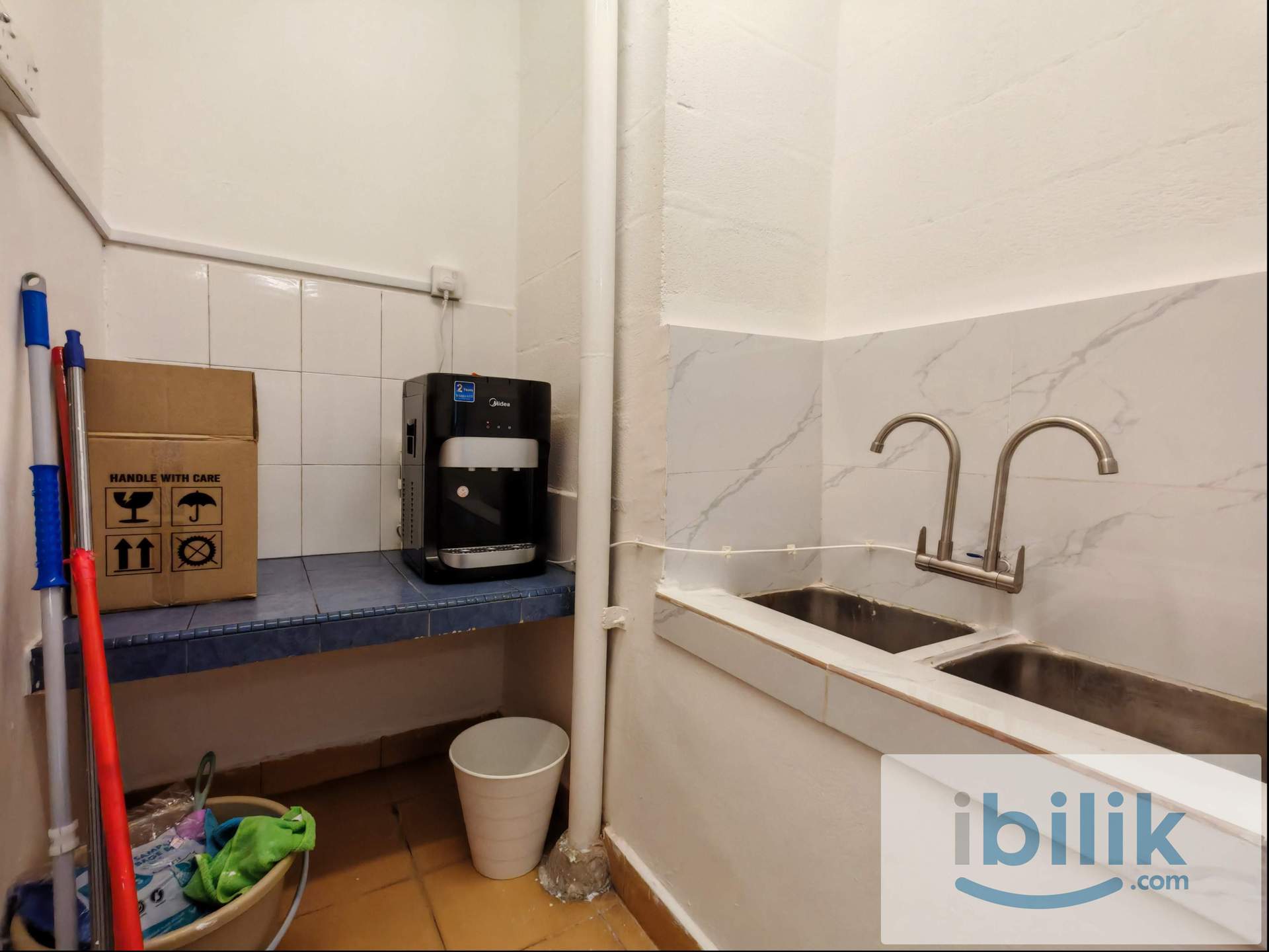 TARUMT Middle Bedroom. Free WiFi electricity  - Image 6