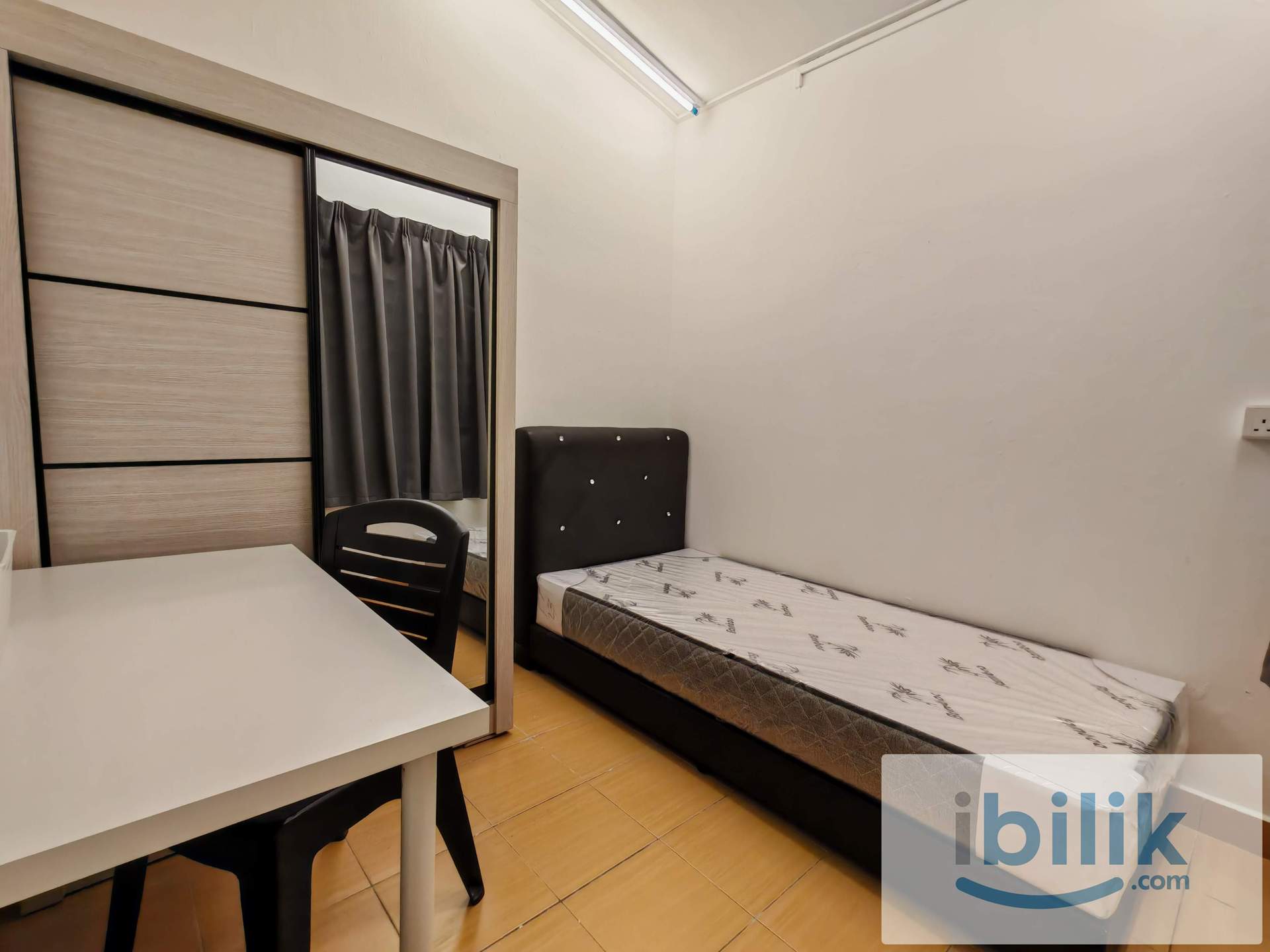 TARUMT Taman Bunga Raya single bedroom. Free WiFi electricity  - Image 1