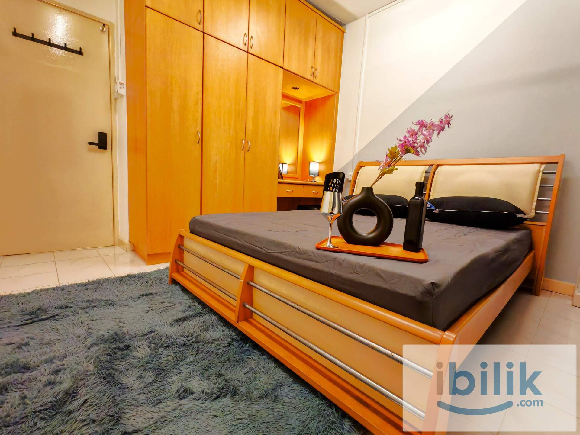 Ara Damansara Master Bedroom with Private Bathroom - Image 1
