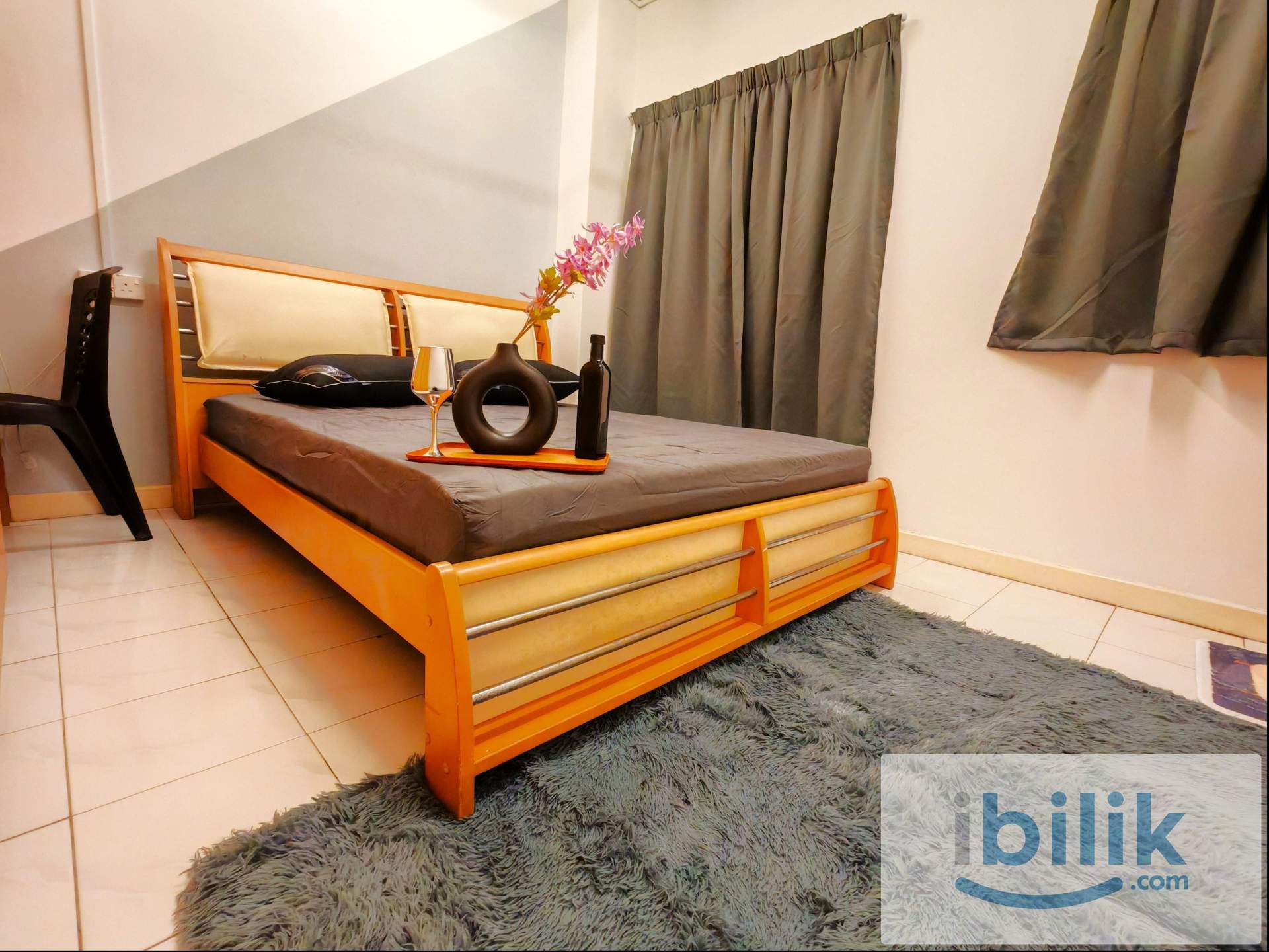 Ara Damansara Master Bedroom with Private Bathroom - Image 2