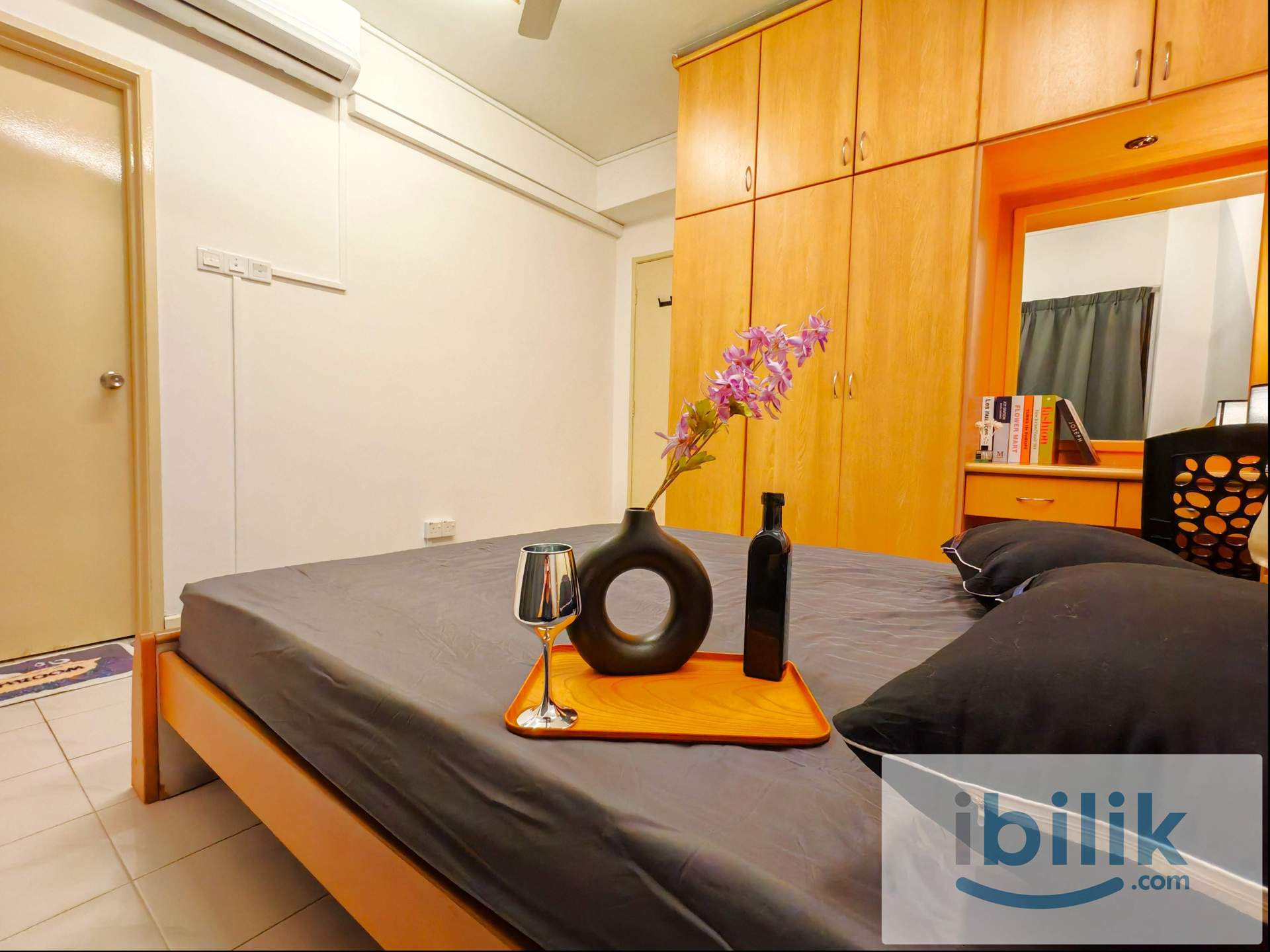 Ara Damansara Master Bedroom with Private Bathroom - Image 9