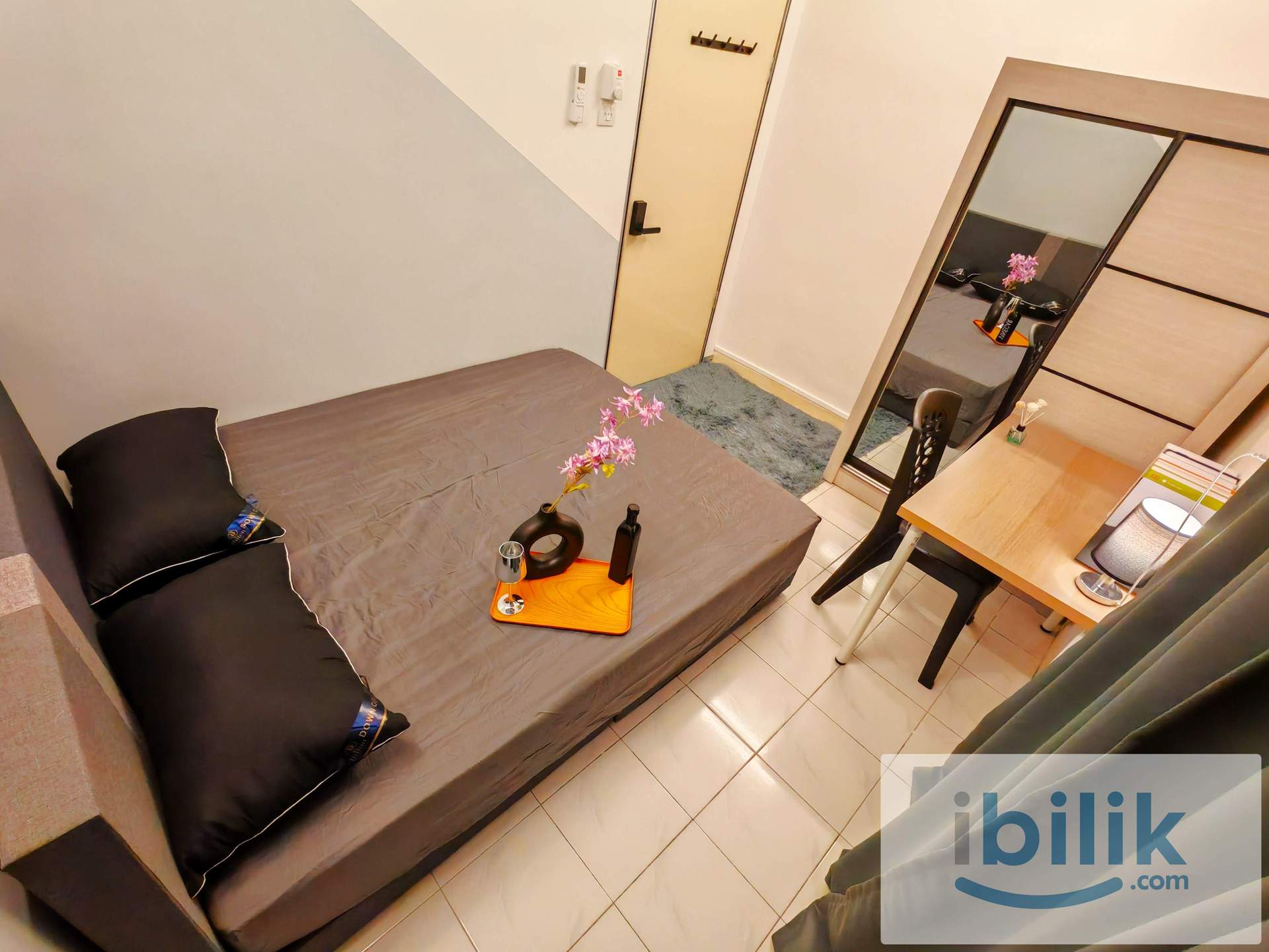 Ara Damansara Balcony Room. Nearby LRT. Free WiFi electricity  - Image 1