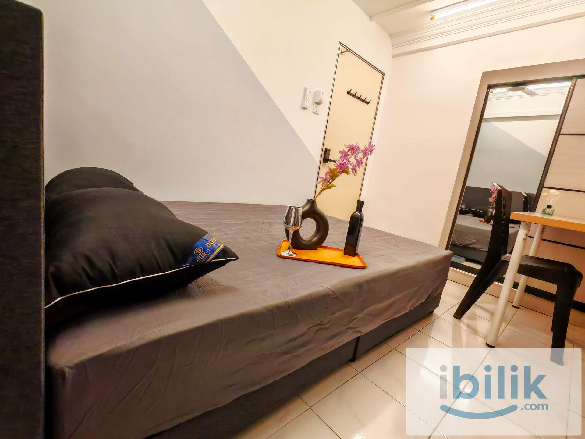 Ara Damansara Balcony Room. Nearby LRT. Free WiFi electricity  - Image 2