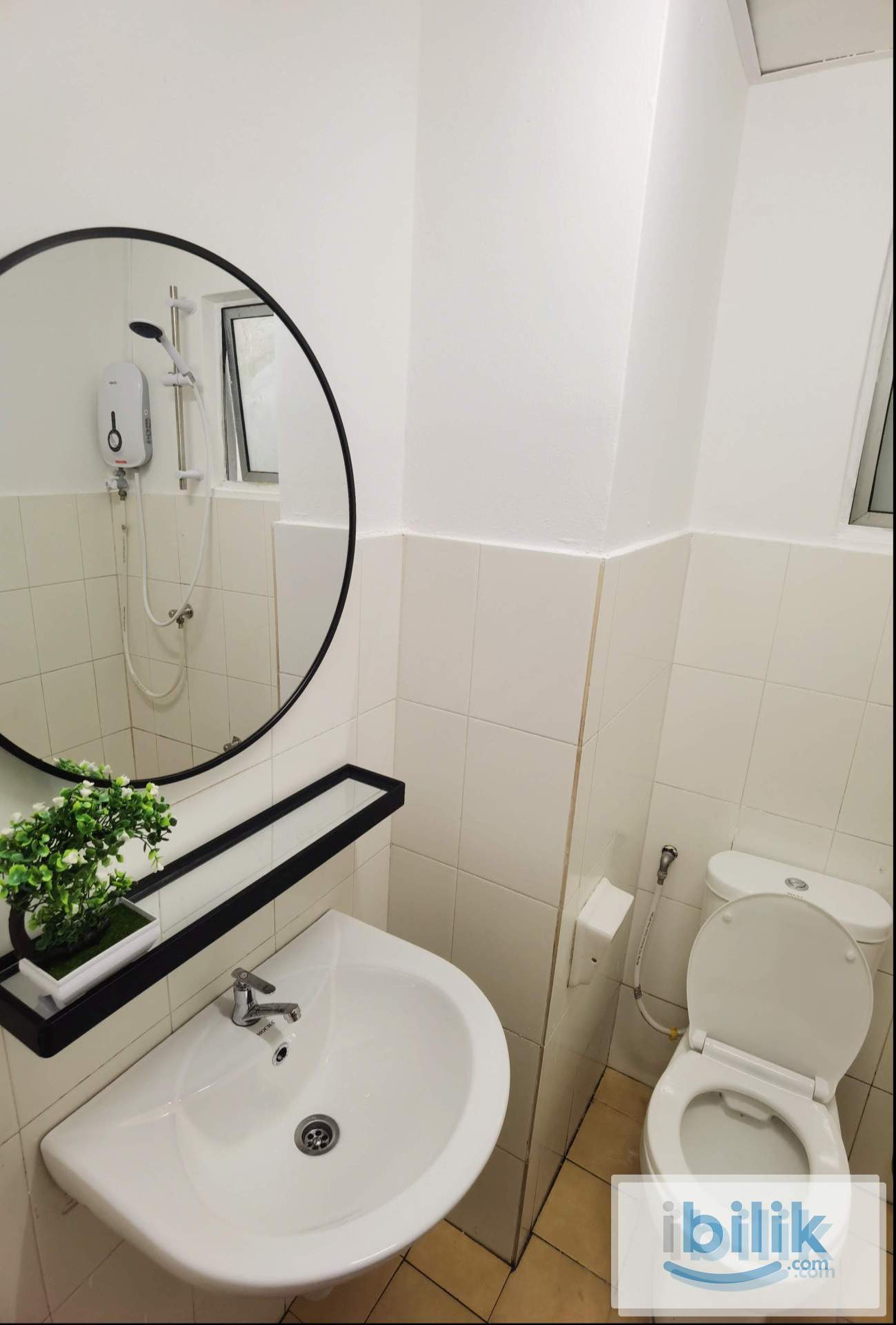 KL Cheras Studio with two bedrooms. Nearby LRT MRT. Free WiFi & Water - Image 4