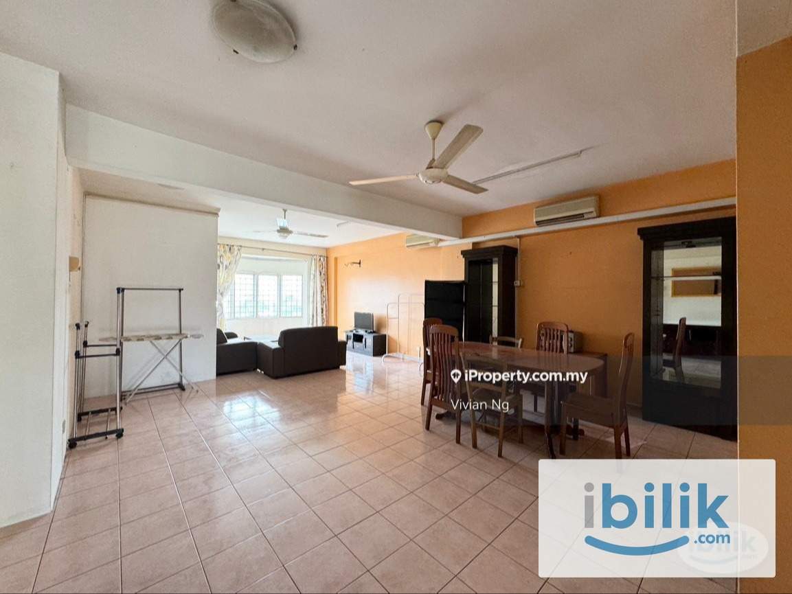 Middle Room - Image 2