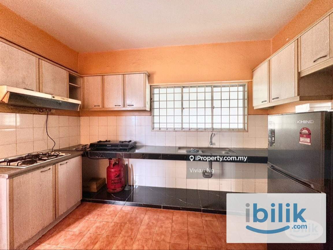 Middle Room - Image 3