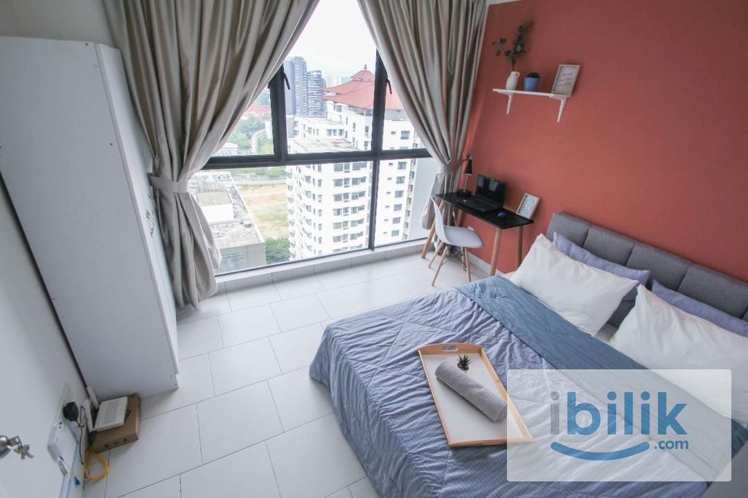 Medium Room with Aircond @ Astetica, Seri Kembangan near KTM Serdang, access to Kl Sentral, Mid Valley - Image 5
