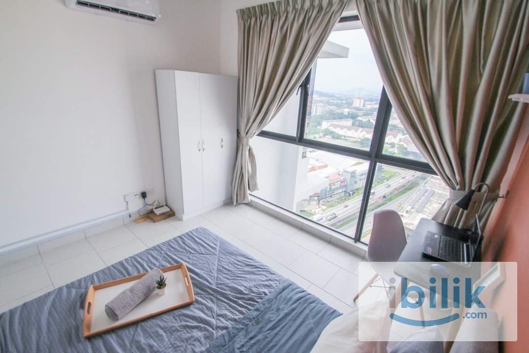Medium Room with Aircond @ Astetica, Seri Kembangan near KTM Serdang, access to Kl Sentral, Mid Valley - Image 7