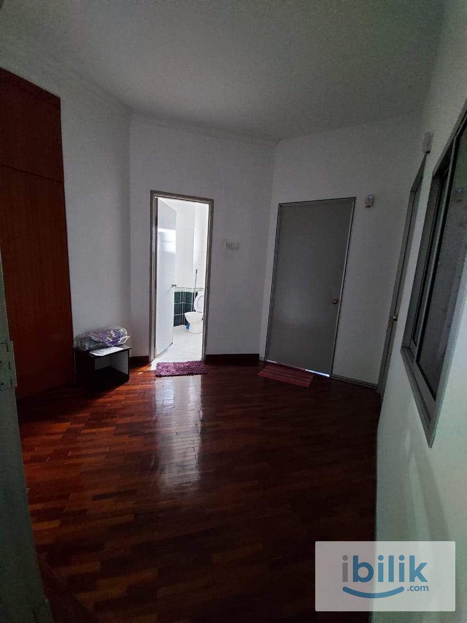Single Room with Aircond@ Subang Bestari Landed house, near to HELP Uni Subang 2 - Image 4