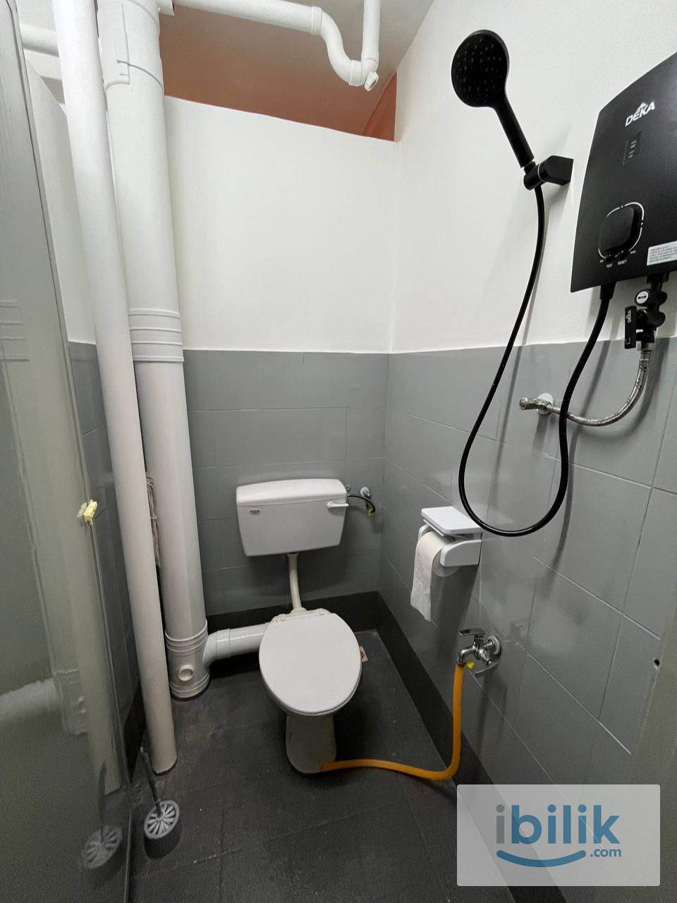 Middle Queen Bed Room w A/C in Georgetown For Rent  - Image 4