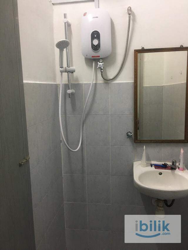 Single Room For Rent with Air cond and Wifi in Sri saujana Georgetown  - Image 4