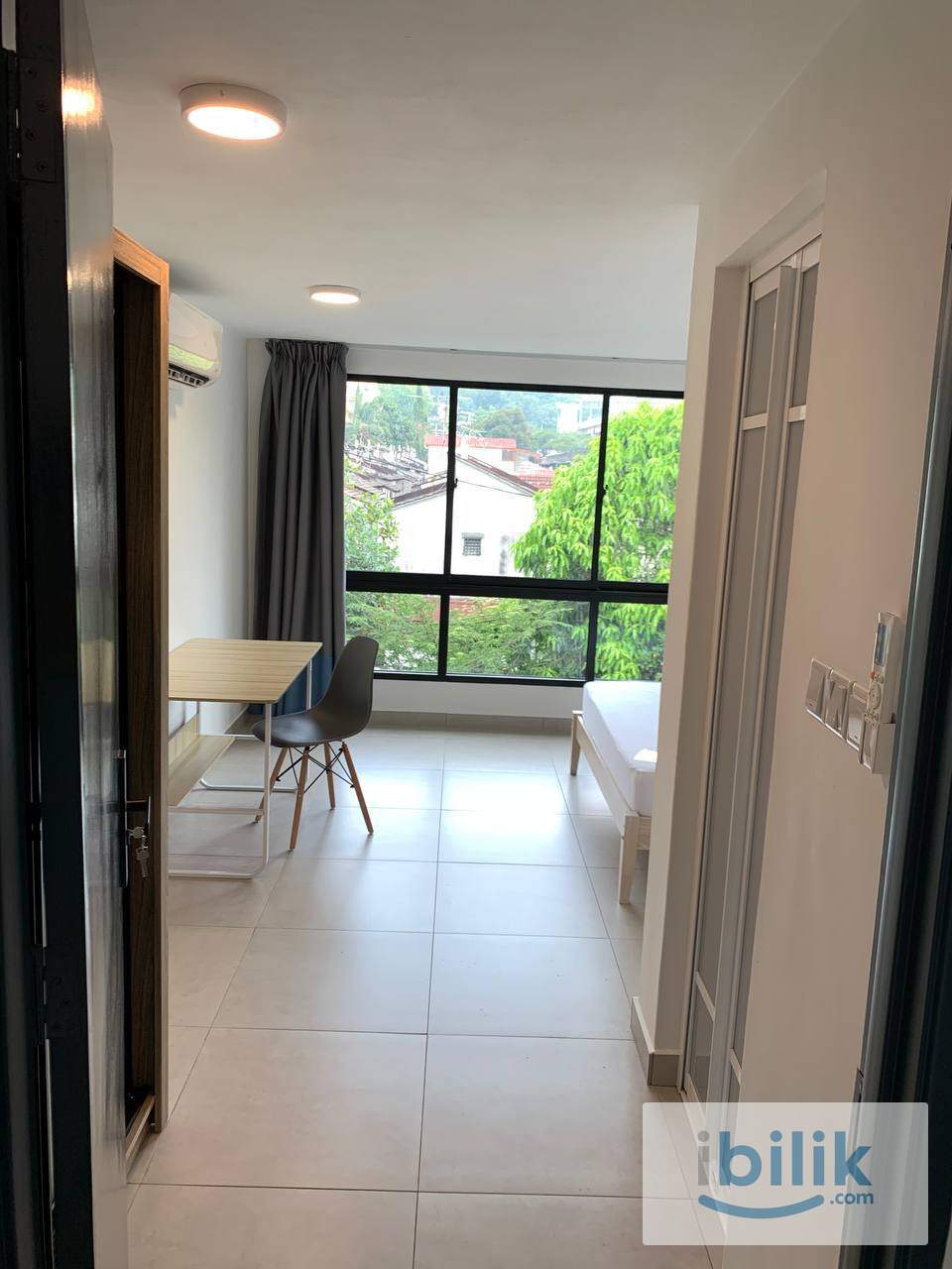Master Room[Landed] 🏡 2 min walk to LRT - Image 1