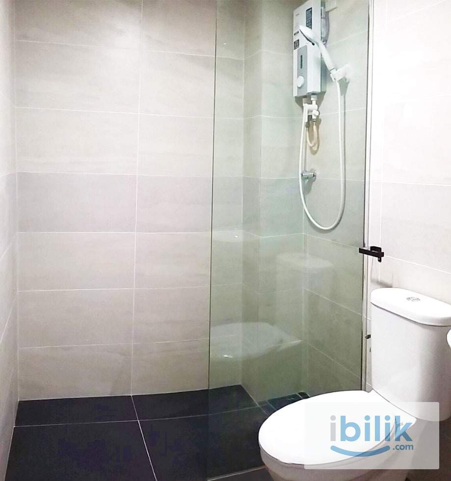 Master Room 2 min walk to LRT 🌈 very CONVENIENT, yet PRIVATE - Image 6
