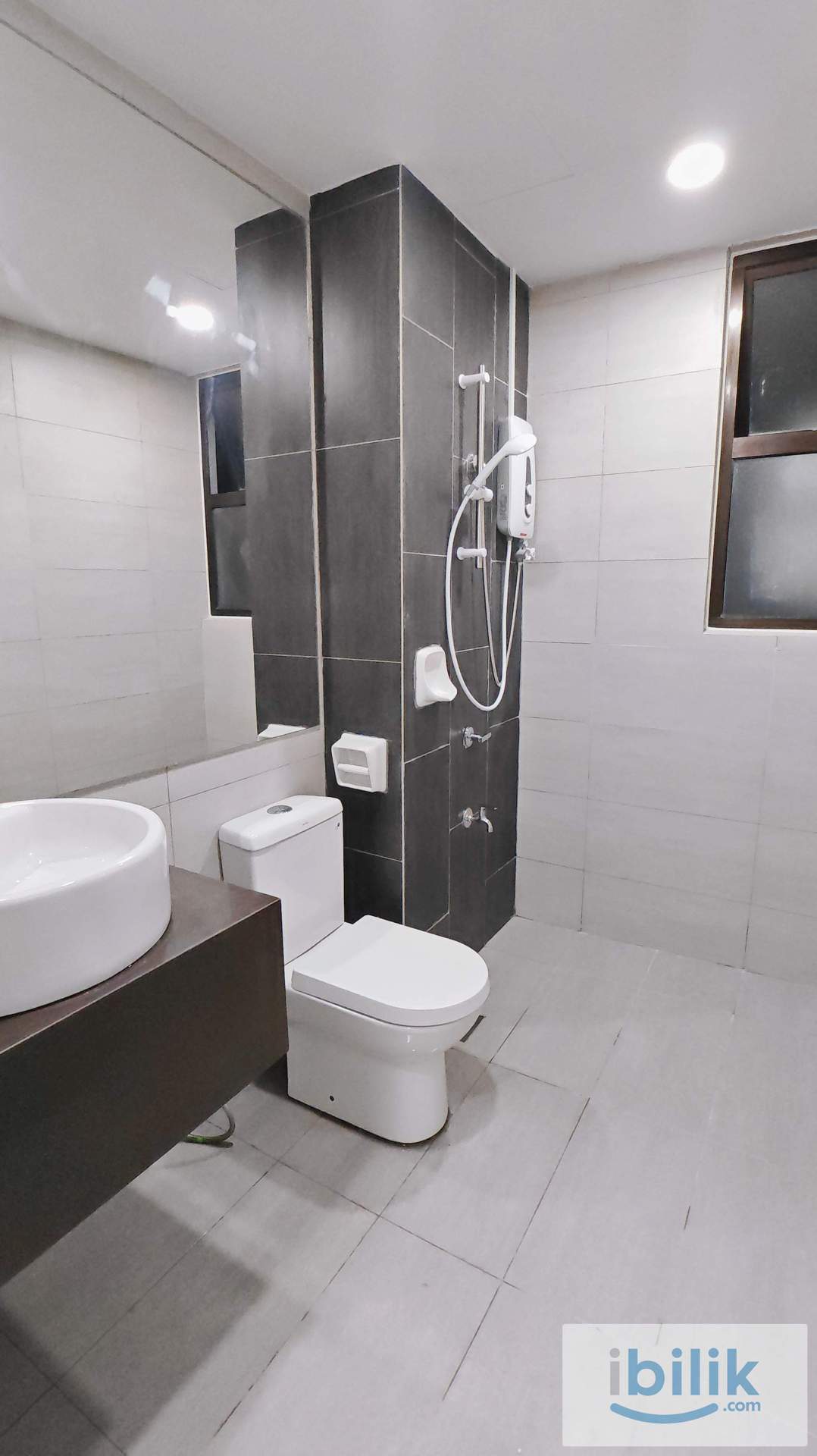 🔥 Admiral Residences Kota Laksamana — Fully Furnished Master Rooms from RM850! WiFi + Furniture Included! 🔥 - Image 4