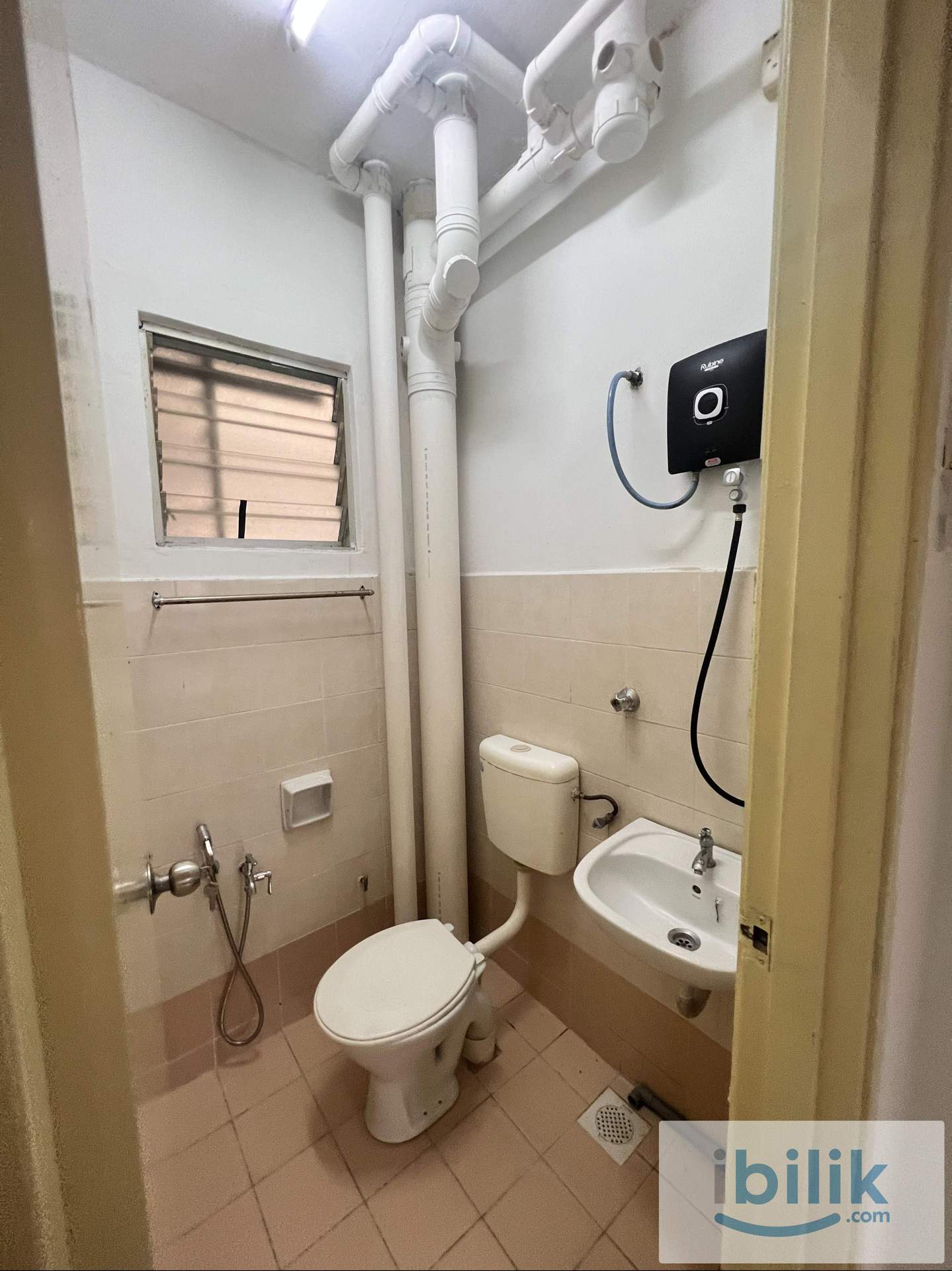 Puchong / Kinrara / bukit jalil, Masterroom with Toilet & utilities included - Image 3