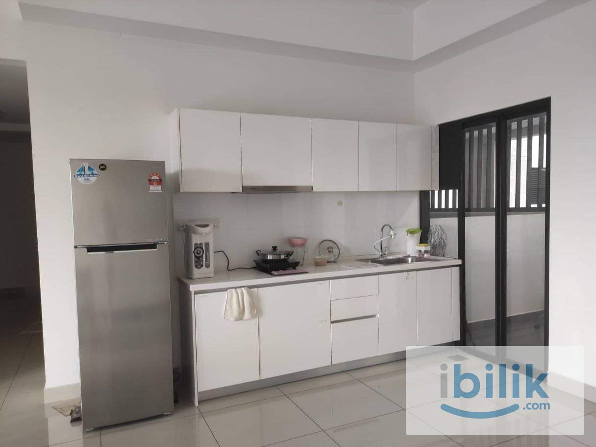 ⭐️Fully Furnished Female Unit⭐️Middle Room at Glomac Centro, Bandar Utama - Image 2