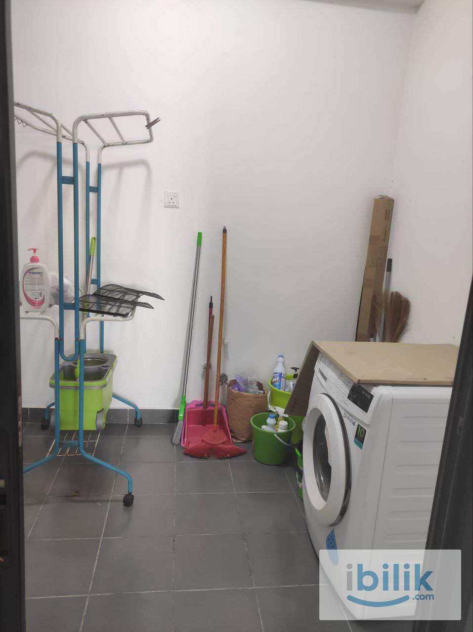 ⭐️Fully Furnished Female Unit⭐️Middle Room at 121 Residences, Bandar Utama - Image 4